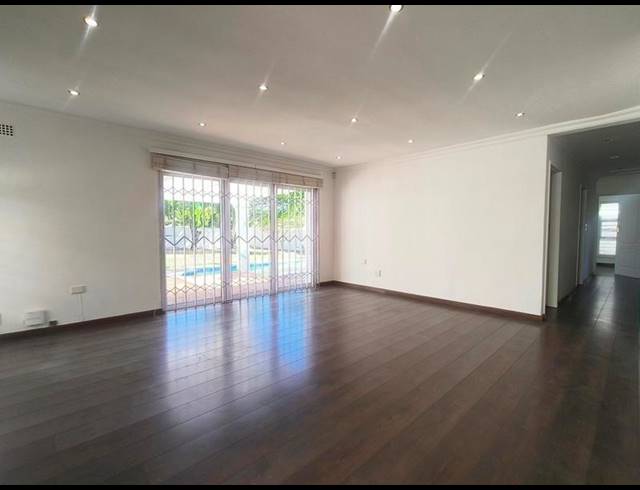 4 BEDROOM HOUSE FOR SALE IN FLAMINGO VLEI